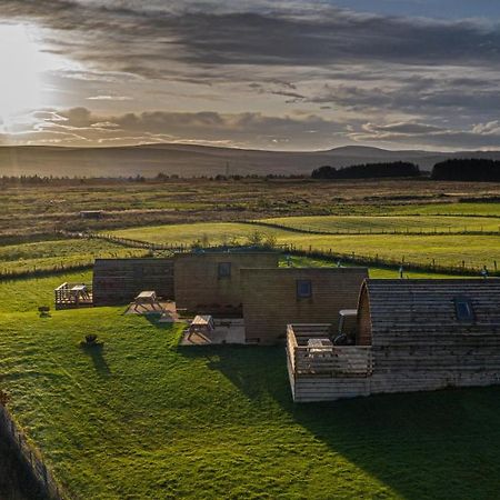 レアーグ Loch Shin Glamping Podsヴィラ エクステリア 写真